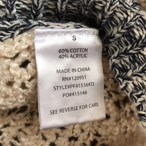 2/$25 PINK ROSE Blue Cream Scoop Neck Sweater Size Small - Picture 7 of 9